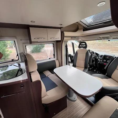 Explorer The World 营地 Atalaia (Lisbon)