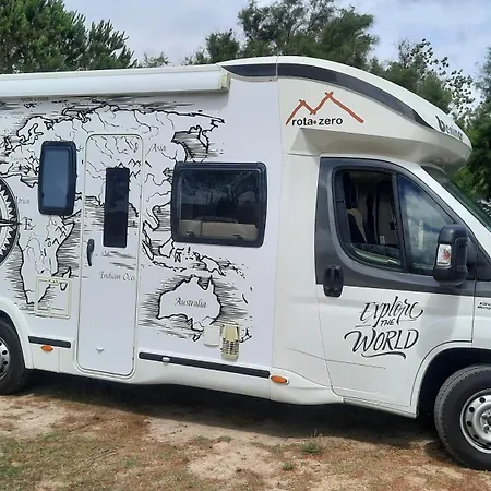 Explorer The World 营地