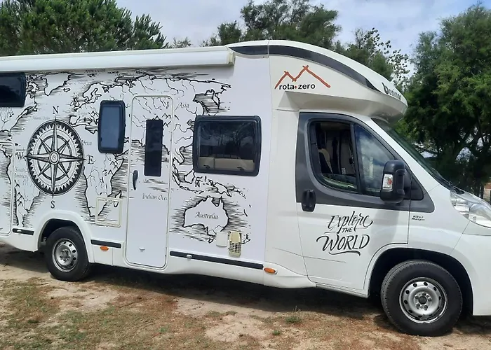 Explorer The World 营地