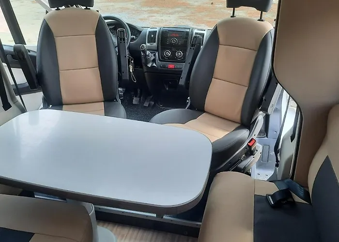 Explorer The World 营地